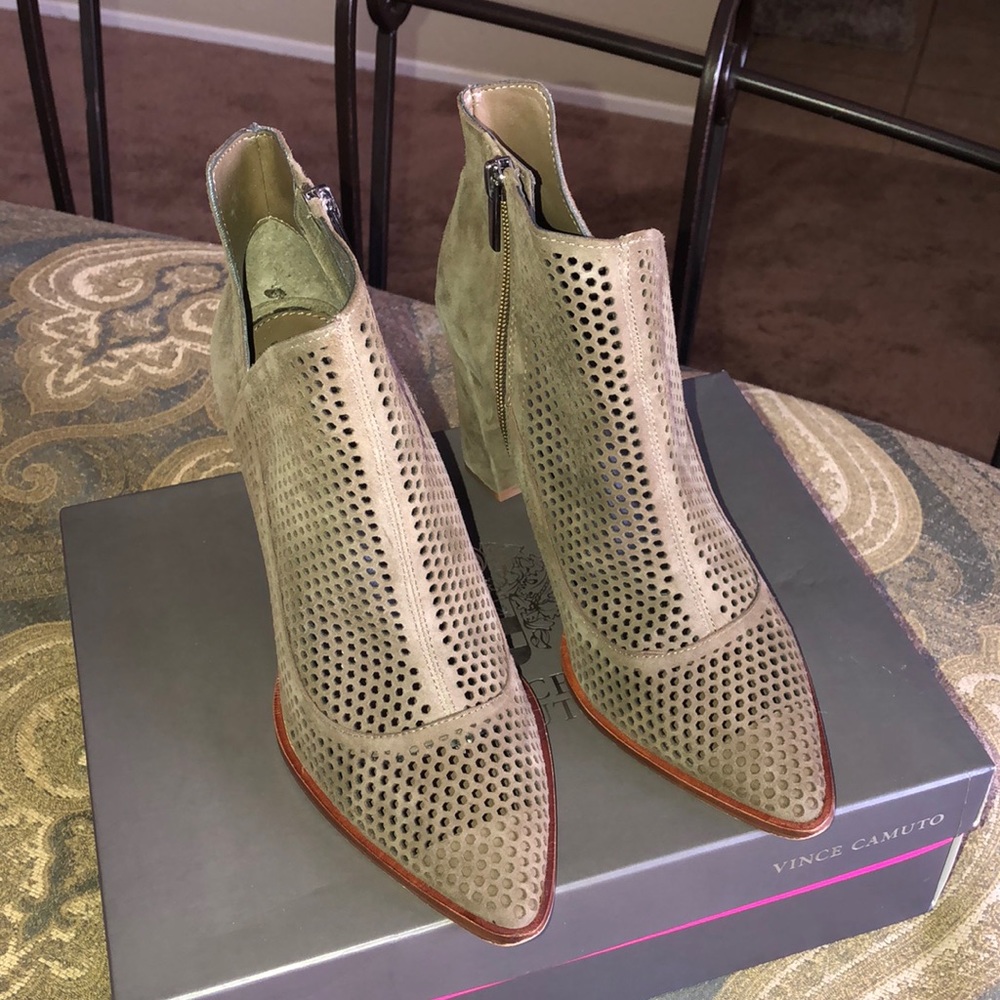 VINCE CAMUTO Suede Ankle Boots